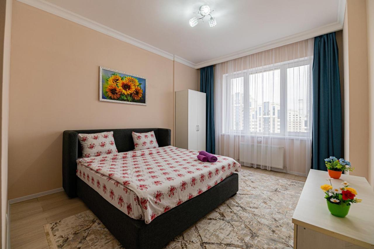 Шикарная Квартира На Против Сада Astana Buitenkant foto